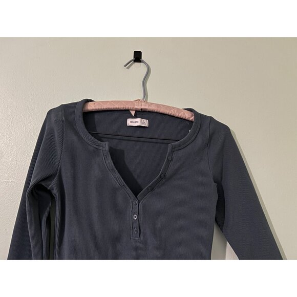 HOLLISTER Women’s Long Sleeve Henley Top Small Blue Ribbed Stretch Button Front - Picture 8 of 11